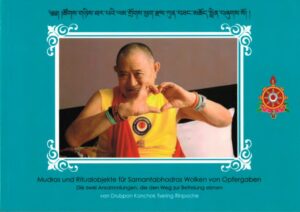 Mudras und Ritualobjekte für Samantabhadras Wolken von Opfergaben